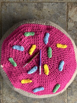 Sprinkle doughnut pouf