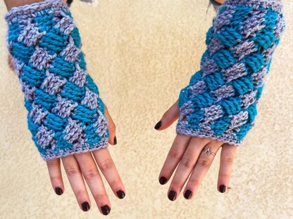 Winter Waves Fingerless Gloves