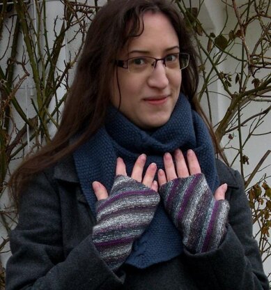 On the Bias fingerless mitts