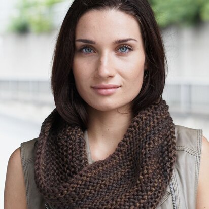 Garter Stitch Cowl in Patons Delish