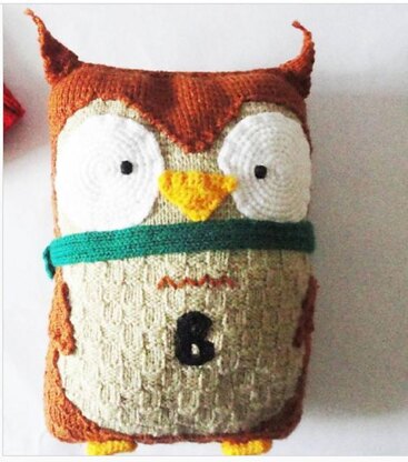 Owl cushion