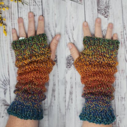 Totally Pleated Gloves
