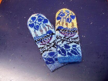 Sparrow Mittens