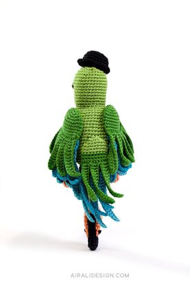 Carlo the amigurumi parrot