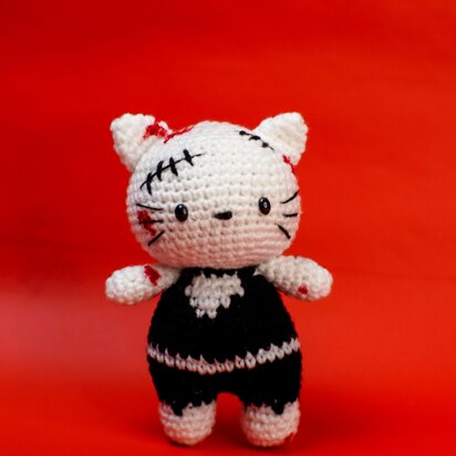 Bloody Kitty zombie horror amigurumi crochet pattern