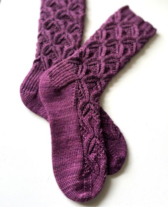 Ogee Flow Socks