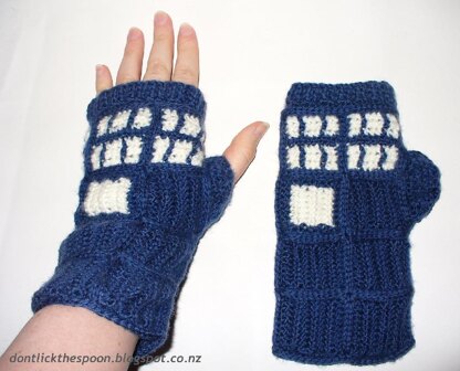 T.A.R.D.I.S. – Inspired Fingerless Gloves (Doctor Who)