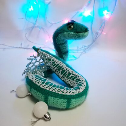 Knitting pattern New Year's Snake 2025