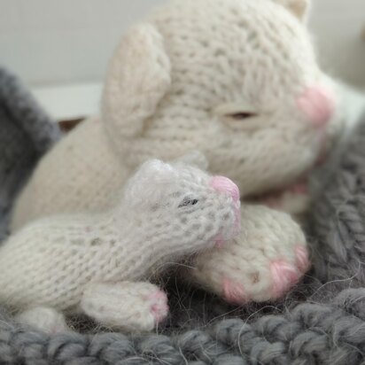 Cat and little kittens -KITTEN knitting pattern - knitting pattern