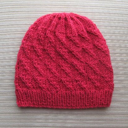 Red Hat with Twisted Columns - knitting pattern
