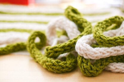 Finger Knitting How-To