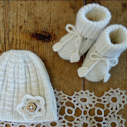 Ariel Hat and Booties - Bc116