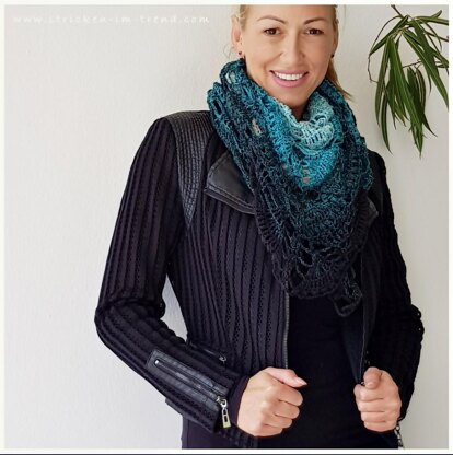 Crochet Triangle Shawl BioTronik #4