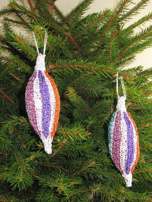 Christmas Tree Baubles and Decorations