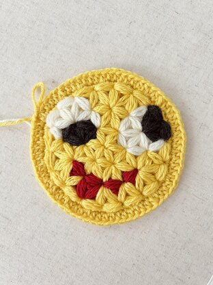 65 Emoji Round Square Motif