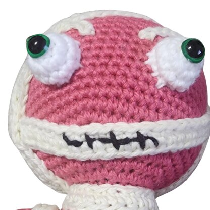 Strawberry Mummy Amigurumi