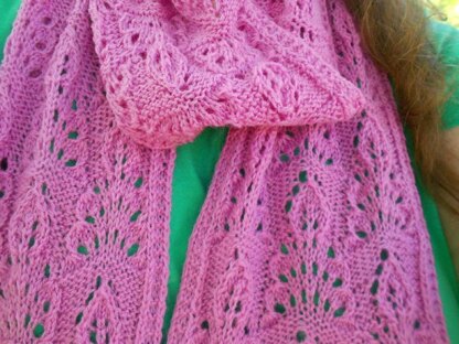 Raspberry Leaf Scarf