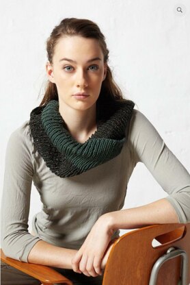 Rib Twist Cowl