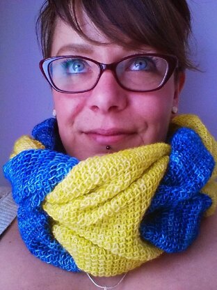 Twisted cowl