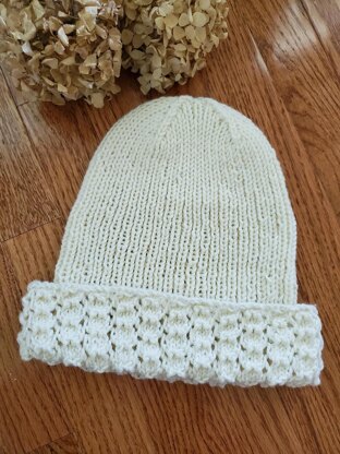 Classic Ribbed Hat with Lace