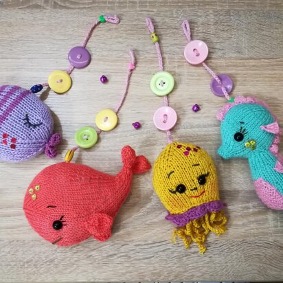 Toy knitting patterns - Knit a Sea dwellers toys for baby mobile