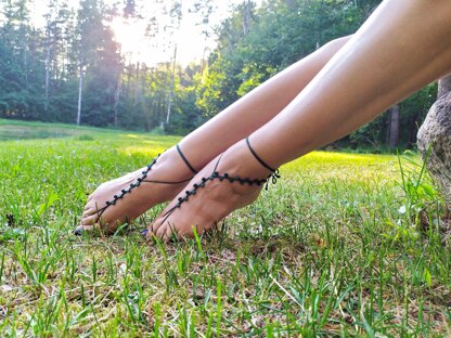 Easy Crochet Barefoot Sandals Pattern "Strawberry Trail"