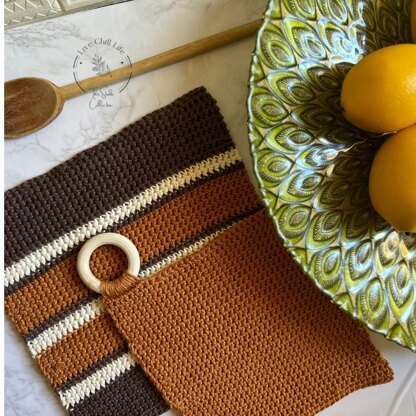 Hanging potholder and coaster set