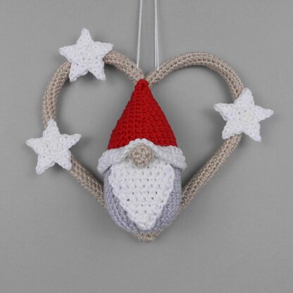 Christmas gnome hanging decoration – easy to make from scraps of yarn