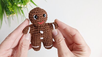 Gingerbread Man NO SEW crochet pattern