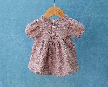 P122 Dolls Dresses