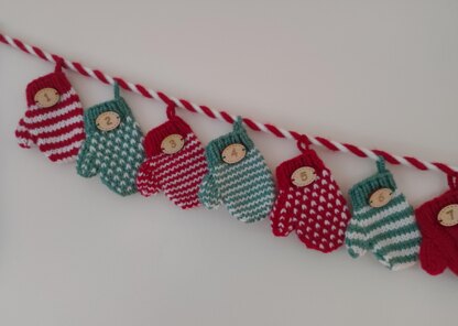 Mini Mittens Christmas Advent Calendar Garland