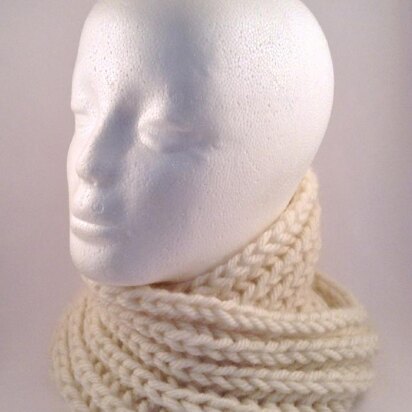 Infinity Super Chunky Cowl