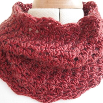 Textured autumn cowl