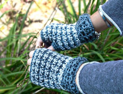 Dogwood Fingerless Gloves