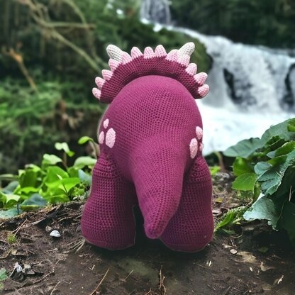 Tara the triceratops XXL