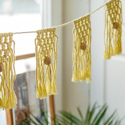 How to make a macrame spaghetti wall hanging - free tutorial!