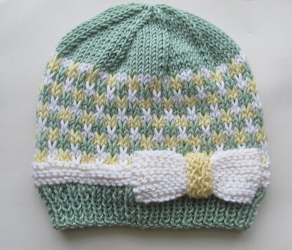 Hat with Slip Stitch and a White Bow for a Girl 18 months-2 Years