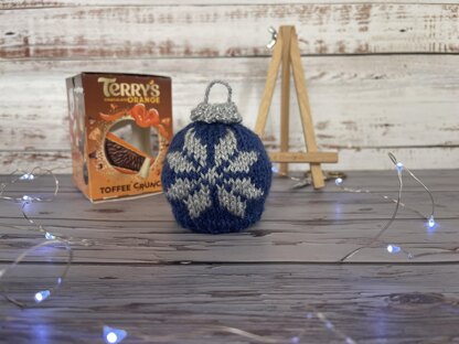 Christmas Baubles x 3 Chocolate Orange Cover Knitting Pattern