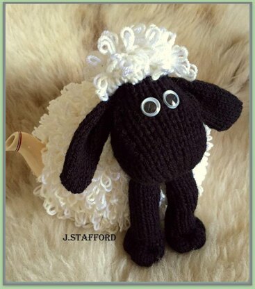 Loopy sheep tea cosy