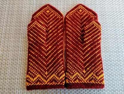 "Two Suns" Mittens