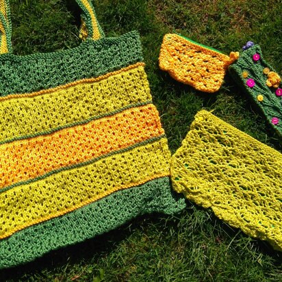 Holiday collection bag, washbag, purse and headband - knitting pattern