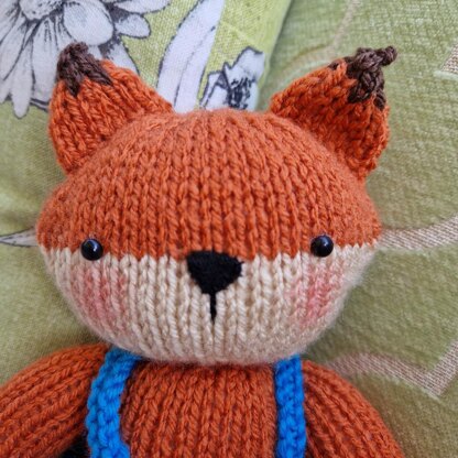 Vintage Style Toby the Fox Knitting Pattern
