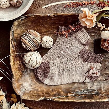 Home For the Harvest Socks