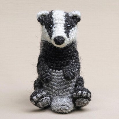 Flunsie the realistic badger who can knit!