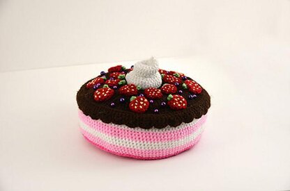Super Strawberry Chocolate Cake