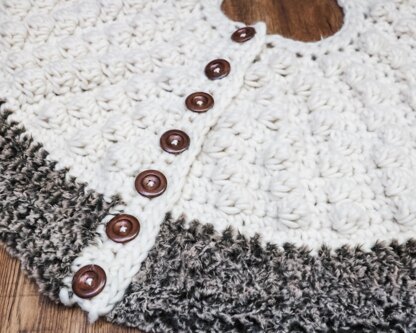 Buttons & Bobbles Tree Skirt