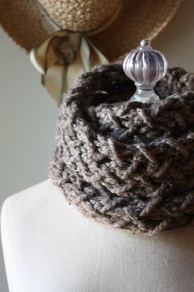 Embraceable Cowl / Scarf