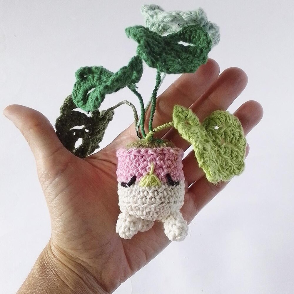 Monstera Mon Crochet pattern by TwinsDesign | LoveCrafts