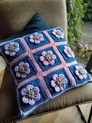 Vintage Flowers Cushion US Terms