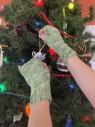 Under the Pines Fingerless Mitts